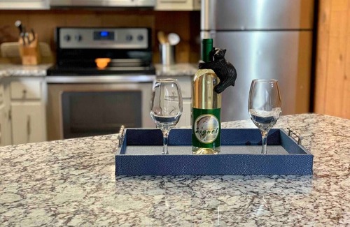 Cleveland Cabin | 602 FIVE Star Reviews | Views | Pool Table & Ping Pong | Pet Friendly | Firepit