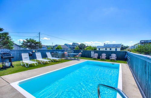 Nags Head House | 6027 Off The Bucket List 4 Min Walk to Beach Private Pool Jetted Tub