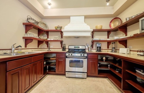 San Pedro Condo | 604 - 2nd Floor Ocean View Suite