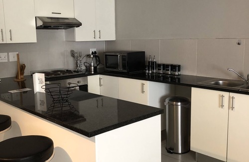 Claremont Apartment | 606 The Beaumont