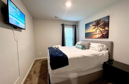 Riverdale House | 6078 Rockaway