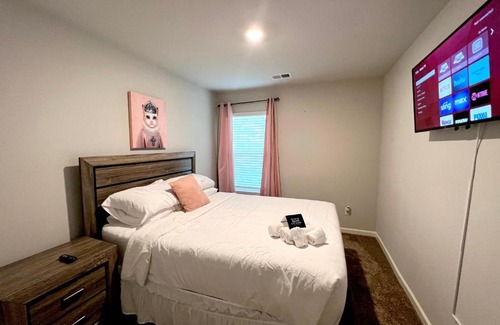 Riverdale House | 6078 Rockaway