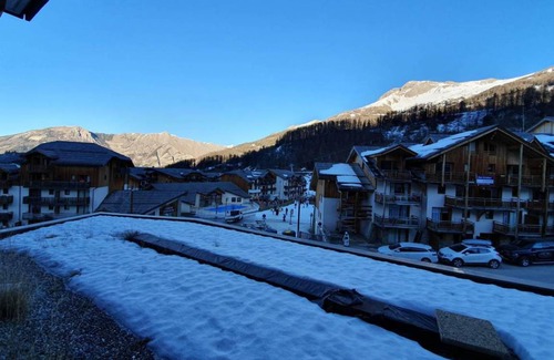 Les Orres Apartment | 60m from ski slopes, 4th floor, view resort, fitness, swimming pool, balcony, ski locker, 33m²
