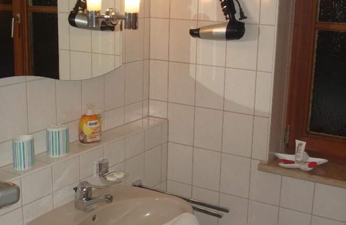 Honigsgrub Apartment | 60qm große Ferienwohnung für bis zu 4 Personen mit eigenem Balkon