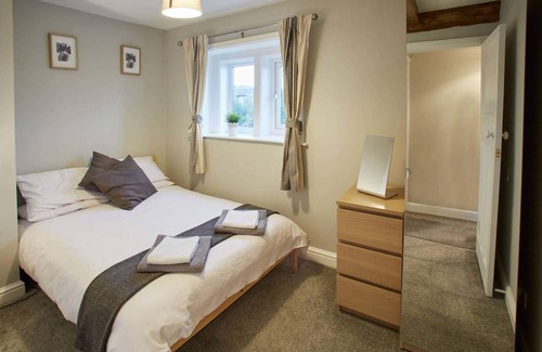 Flockton House | 61 m² House ∙ 2 bedrooms ∙ 4 guests