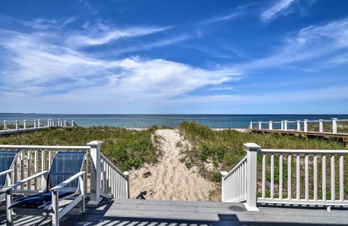 East Sandwich House | 61 North Shore Boulevard East Sandwich - - Cape Cod