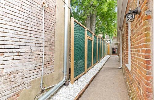 Natchez House | 610 Franklin - 5B - 1 Bed, 1 Bath, Heart of Downtown, Washer & Dryer