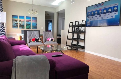 Windhover Cottage | 6148 Sandcrest · Across Street From Universal. Pool Sleep 8+