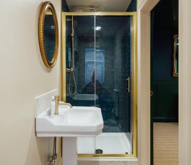 Malvern House | 62 Albert Park Road