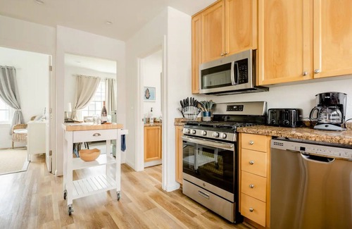 Capitola Cottage | 62 steps to the sand: Historic Capitola Village beach cottage, learn to surf!