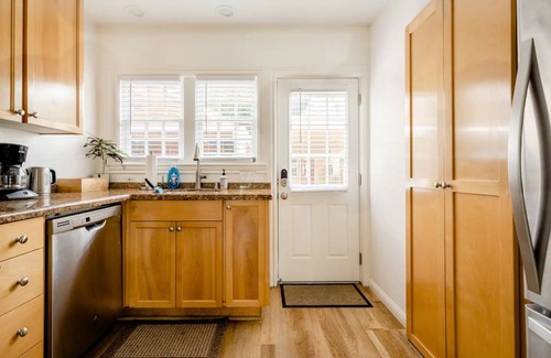 Capitola Cottage | 62 steps to the sand: Historic Capitola Village beach cottage, learn to surf!