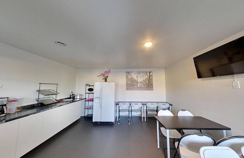 Niagara Falls Hotel | 6267 Persepolis Inn