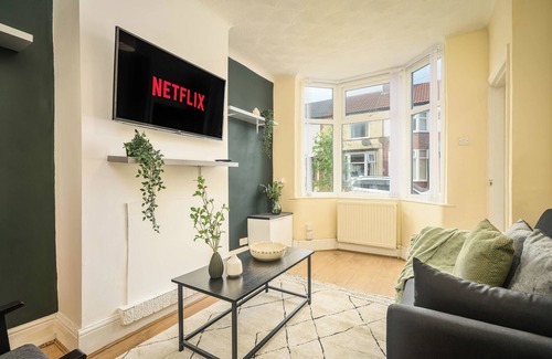 Liverpool Apartment | 64 Melling Avenue, Fazakerley, Liverpool L9 0JZ, UK
