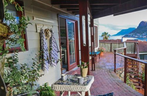 Clovelly Apartment | 64 on Clovelly