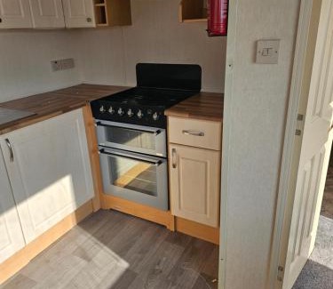 Towyn Apartment | 64 Whitehouse