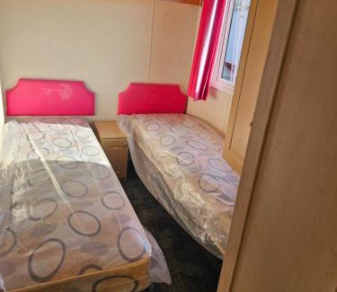 Towyn Apartment | 64 Whitehouse