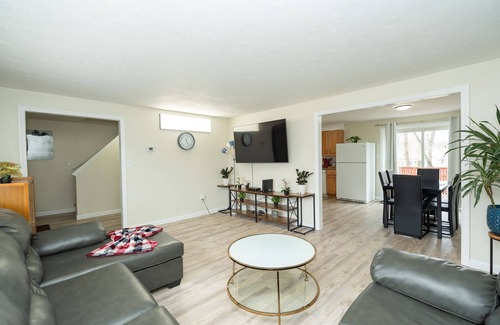 Randolph Apartment | 65 - 5BR - Randolph Elegant Haven near Dog Park