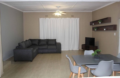 Krugersdorp Apartment | 65 m² Apartment ∙ 1 bedroom ∙ 2 guests
