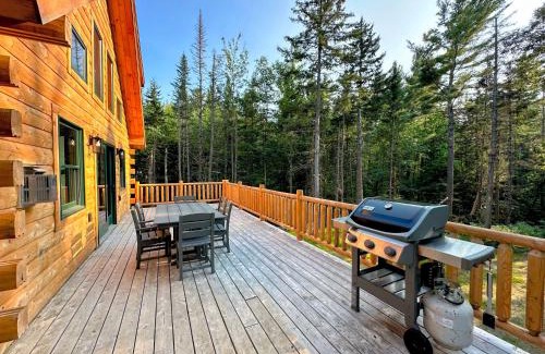 Twin Mountain House | 65PT New Log Cabin in Private