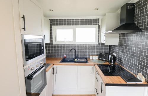 Chapel Saint Leonards House | 66 Cherry Park
