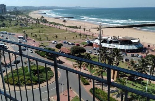 North Beach Apartment | 66Windemere self catering apartments