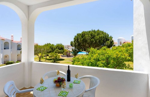 Alporchinhos Apartment | 67 m² Apartment ∙ 2 bedrooms ∙ 4 guests
