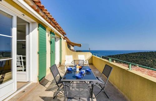 Cavalaire-sur-Mer Resort | 67 m² Resort ∙ 2 bedrooms ∙ 4 guests