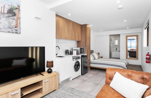 Ulladulla Apartment | 67 South Pacific Crescent - Studio Apartment