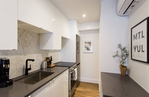 Little Italy Apartment | 6768 - 304 · Romantic Studio in the Heart of Little Italy by Denstays