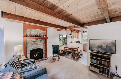 Maple Falls Cabin | 67MF- Hot Tub - Pets Ok - BBQ - Sleeps 5 by RedAwning