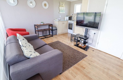 Chapel Saint Leonards Cottage | 68 Cherry Park