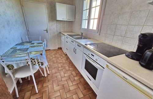 Plozevet Ski Chalet | 697-Villa Hent Kost 100m from the sea
