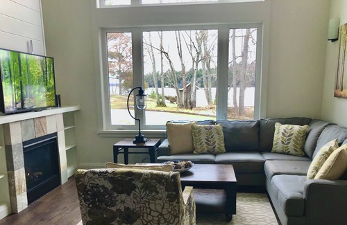 Muskoka Lakes House | 6A - 3 Bedroom Duplex