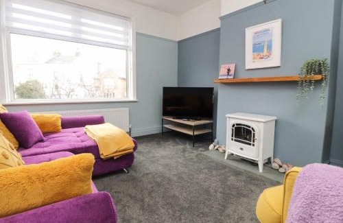 Bare Apartment | 6A Elms Road