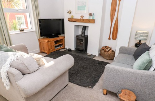 Mylor Bridge House | 6A LEMON HILL, pet friendly, with open fire in Mylor Bridge