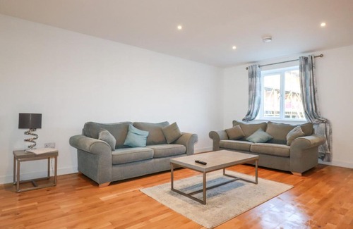 Harlyn House | 6A The Mews