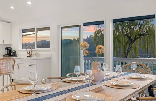 Bremerton House | 6B4B Oceanfront with Mt. Rainier Views @Bremerton