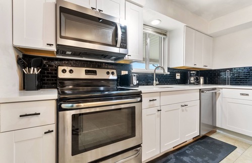 Alta Vista Area House | 6bd Retreat: Games - Gym - Parks - Colorado Serenity