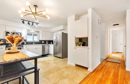 Alta Vista Area House | 6bd Retreat: Games - Gym - Parks - Colorado Serenity