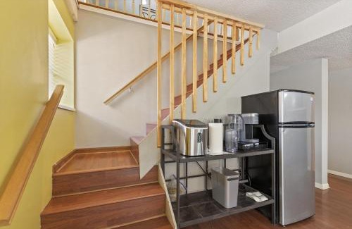 Linn Creek House | 6bedrooms, ramp boat dock slips water toys, nice cove area