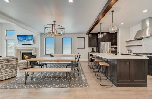Park City House | 6BR Dream Chalet Hot Tub EV Sleeps 20