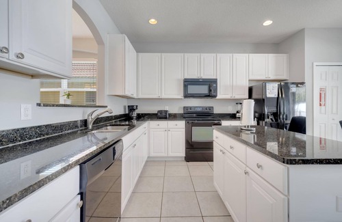 Veranda Palms House | 6BR Family Retreat by Nature Reserve