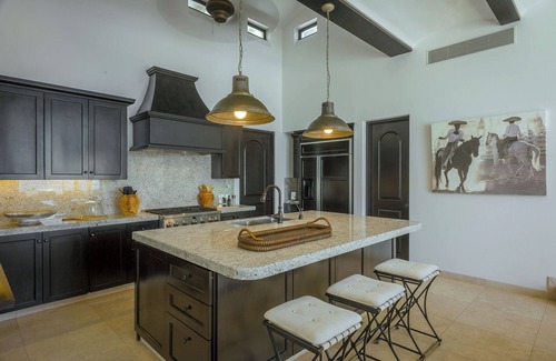Buzzards Villa | 6BR Luxury Villa with Beach Club Access.