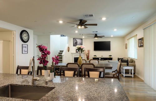 Winchester House | 6BR Pool Villa w/BBQ - Near Wineries & Hot Air Balloon Rides