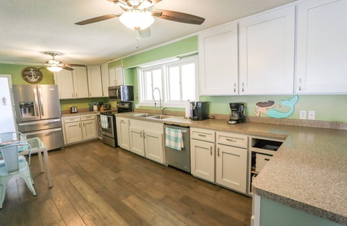 Sandbridge House | 6BR steps to beach, heated pool, EVcharger, 2Kings