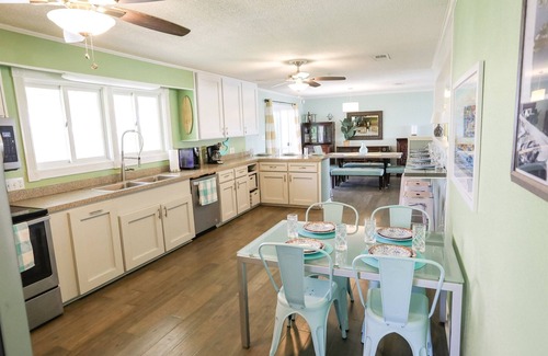 Sandbridge House | 6BR steps to beach, heated pool, EVcharger, 2Kings