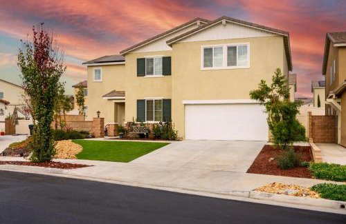 Winchester Villa | 6BR Villa with POOL, BBQ, Temecula WINERIES