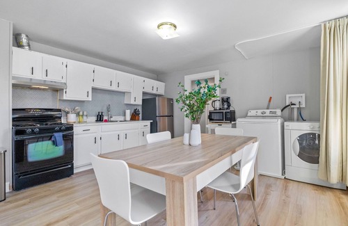 Winter Hill Apartment | 6BR4BATH Home in Somerville