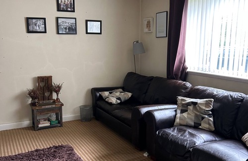 Manchester House | 6guests-parking-petsok-familyfriendly-garden
