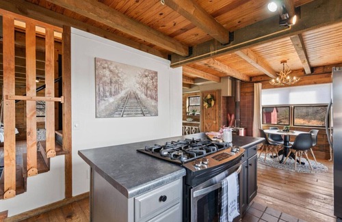 Nashville Cabin | 7 Acre Legacy Lodge in Brown County